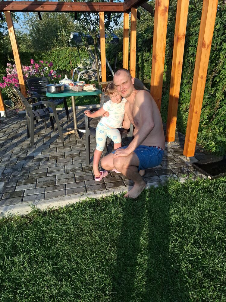  53055266  Vladimir, 37 ,    