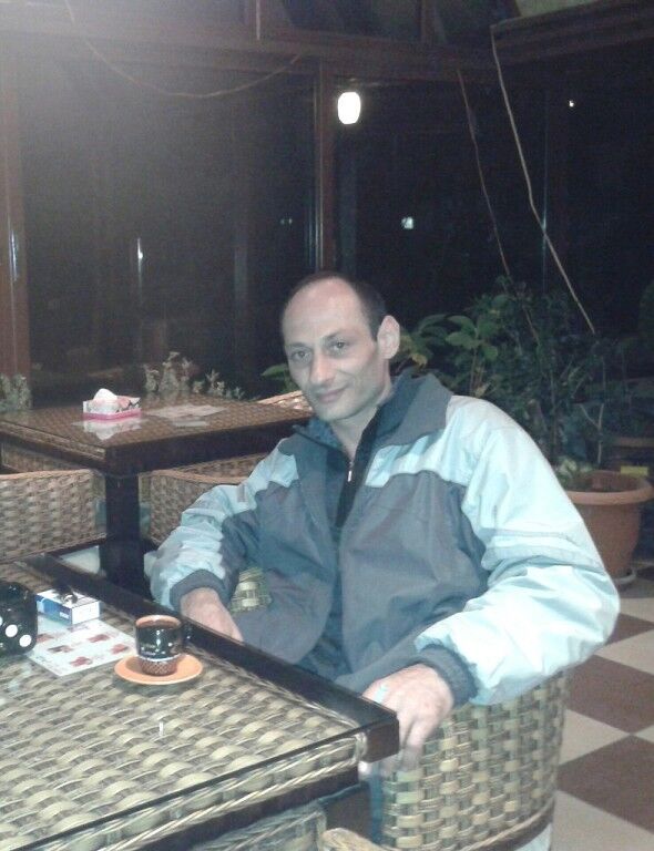  5330976  GARIK, 51 ,    