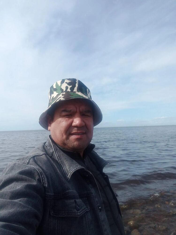  43205296  Abdumalik, 49 ,    -