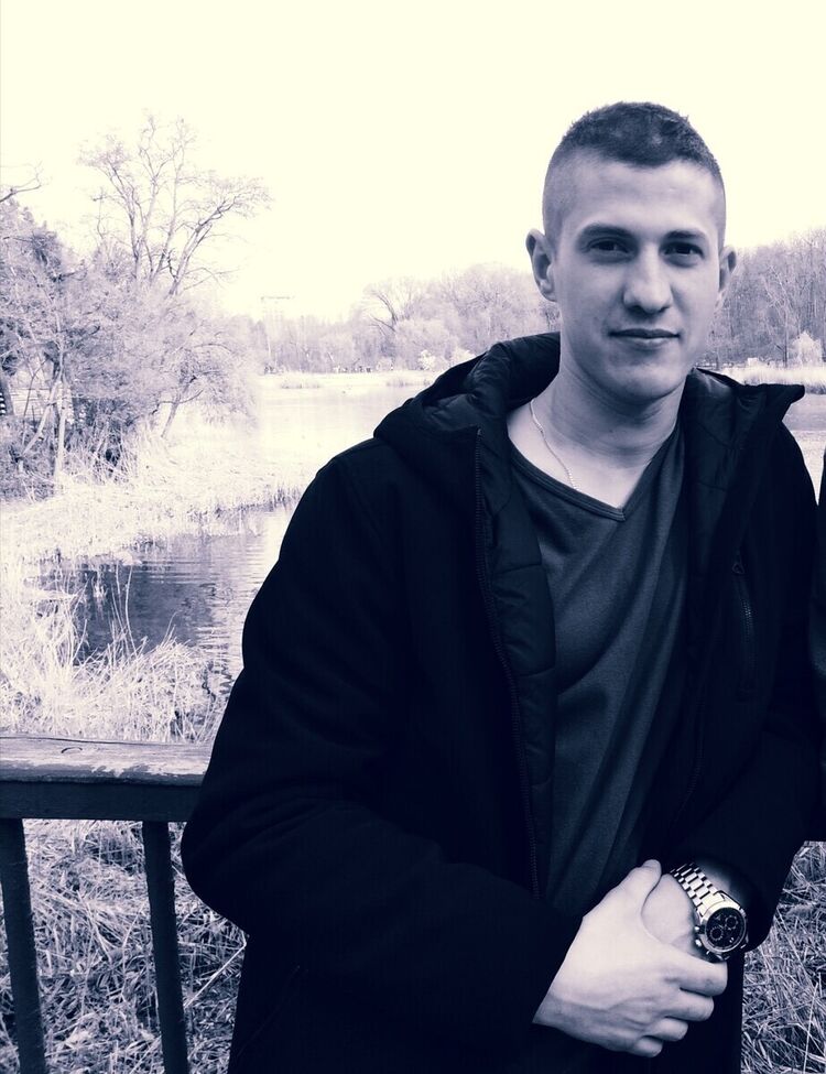  20748936  Valentin, 28 ,    