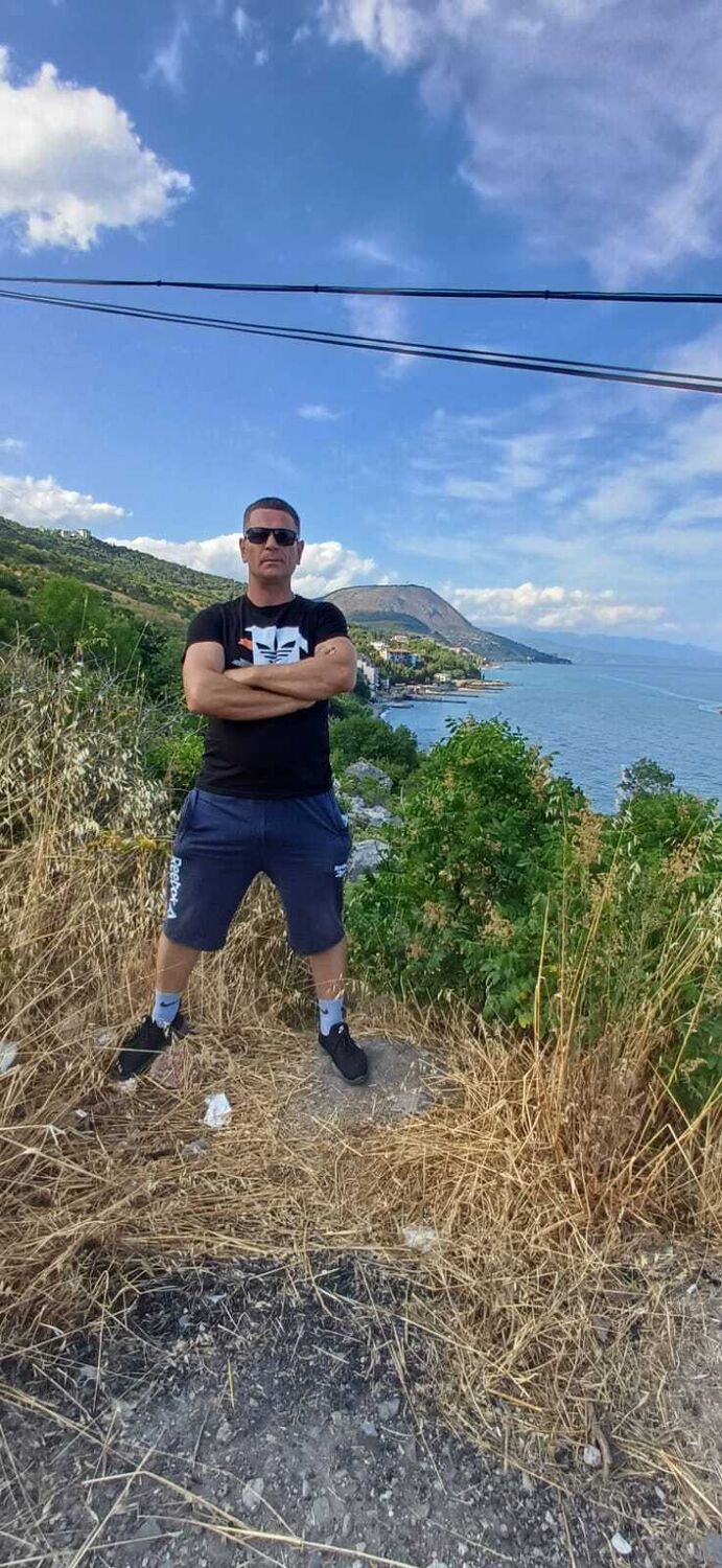  ,   Igor, 41 ,   ,   , c 