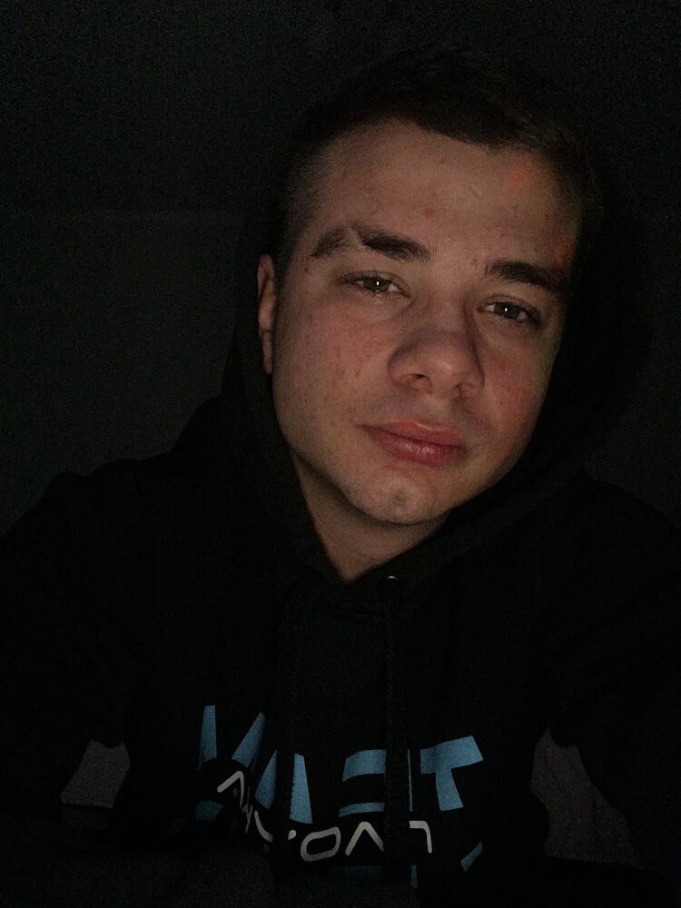  47397696  , 22 ,    
