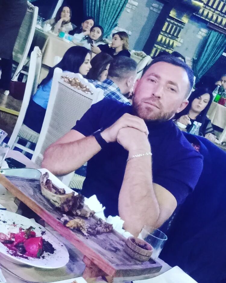  36597786  Romeo, 37 ,    