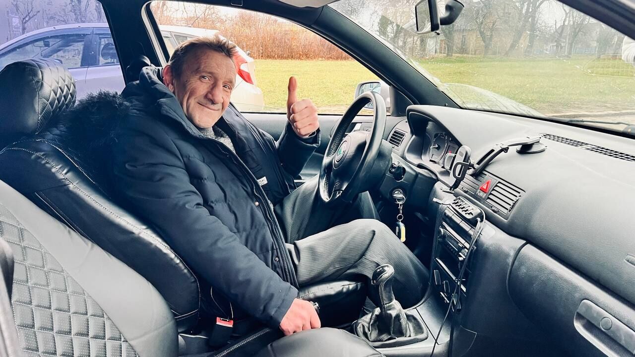  50577276  Mikhail, 65 ,    