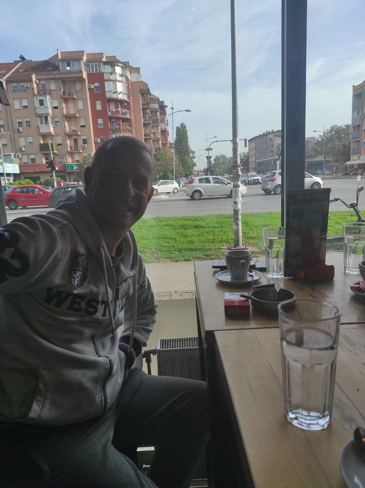  30786406  Nenad, 39 ,    