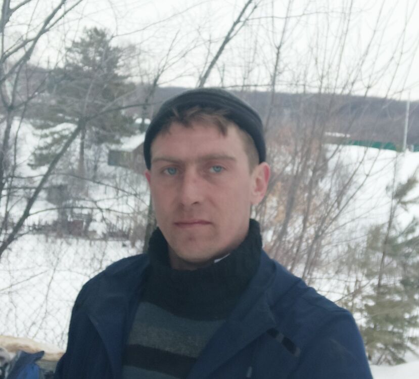  27085956  Igor, 40 ,    