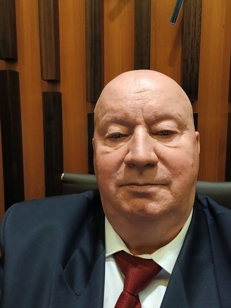  38879526  Anatoly, 72 ,    