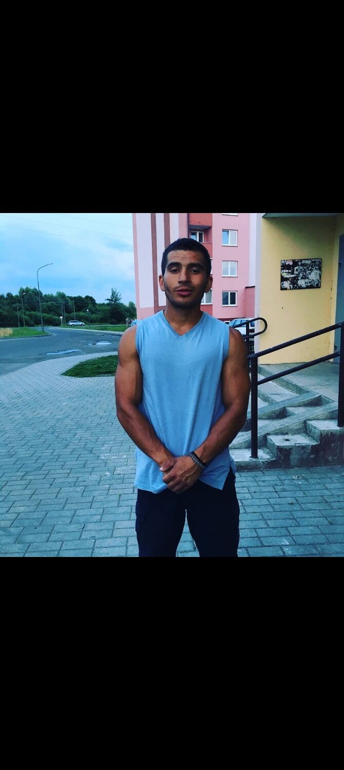  41042196  Victor, 31 ,    