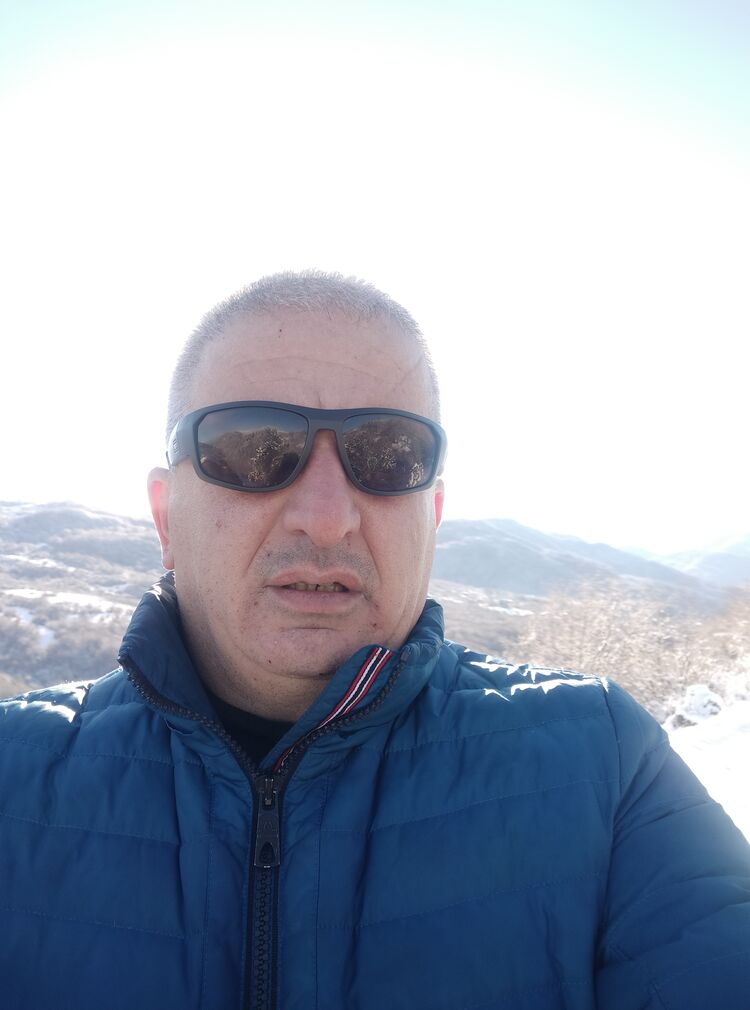 24708036  Chabuka, 48 ,    