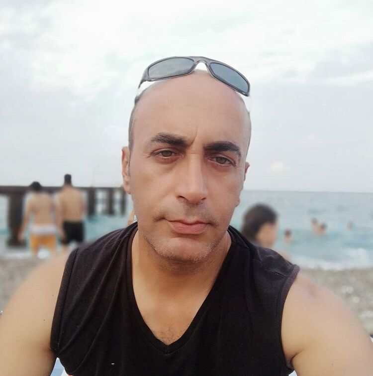  24007476  Farid, 49 ,    