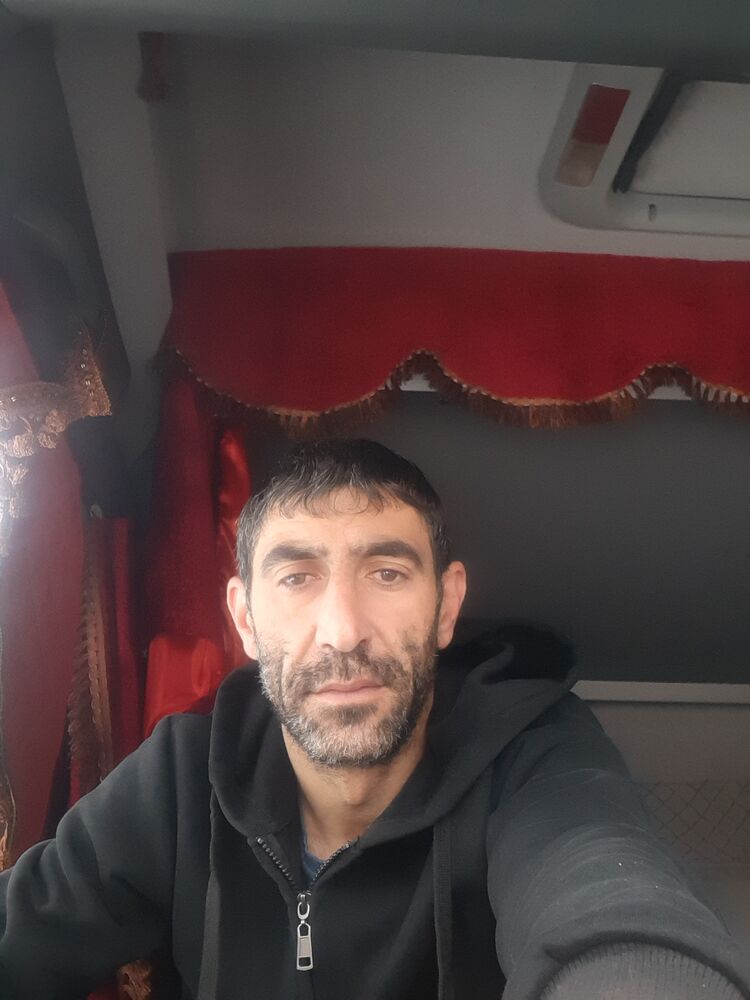  ,   Mikael, 37 ,   ,   