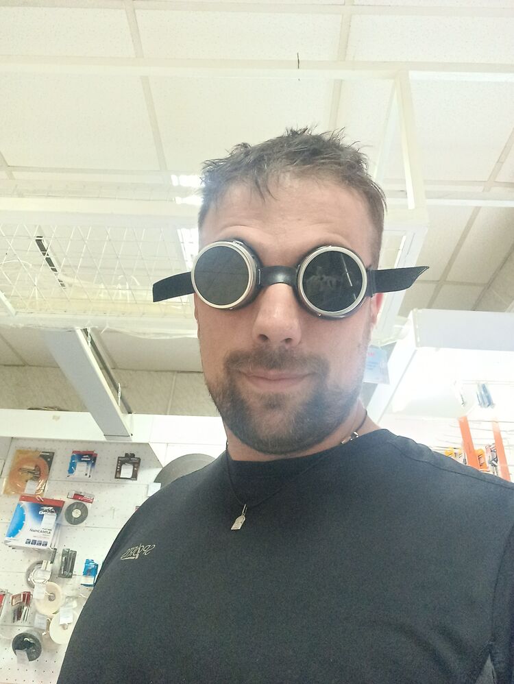  ,   Igor, 37 ,   , 