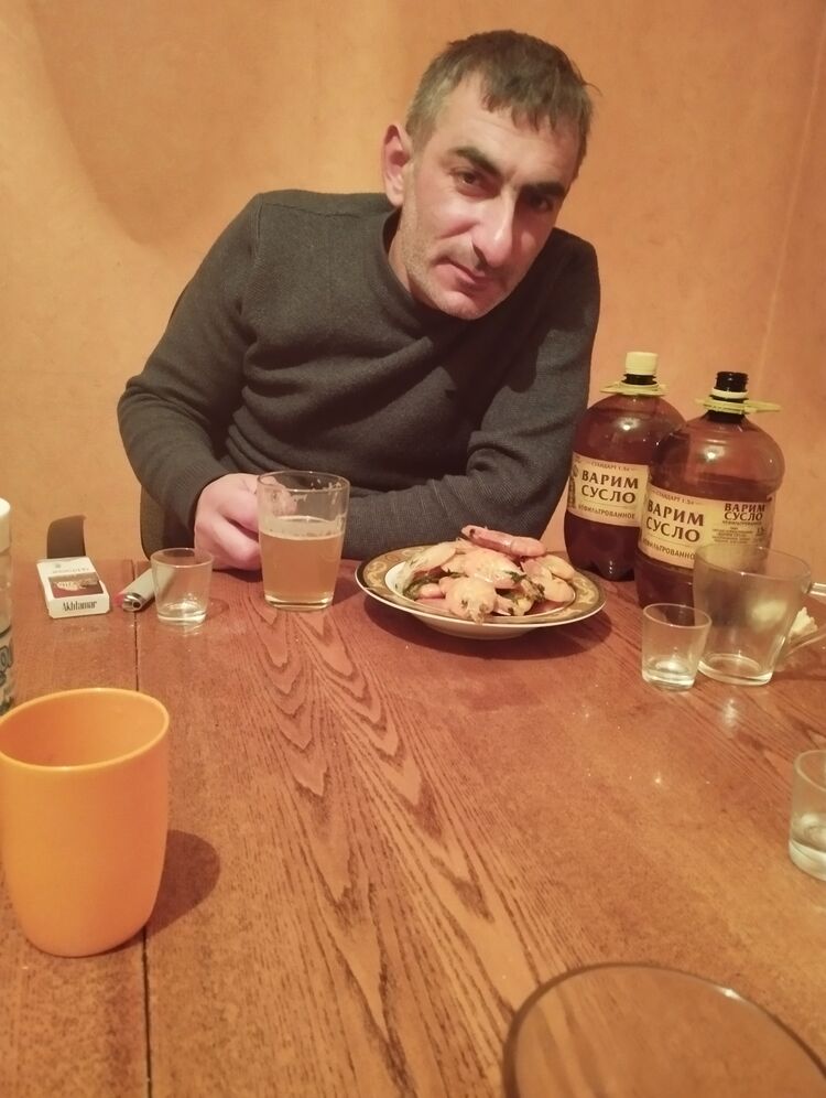  -,   Taron, 41 ,   ,   