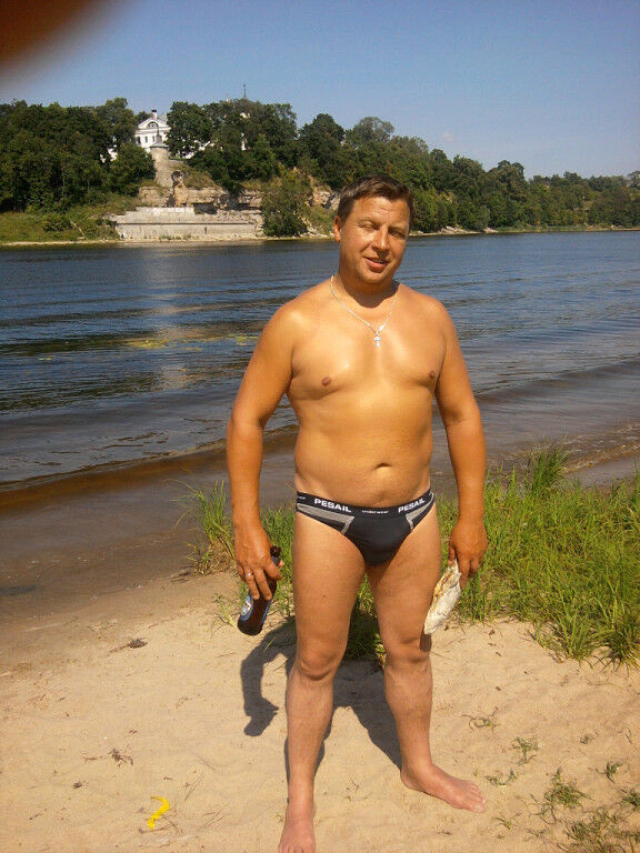  12109136  Viktor, 51 ,    