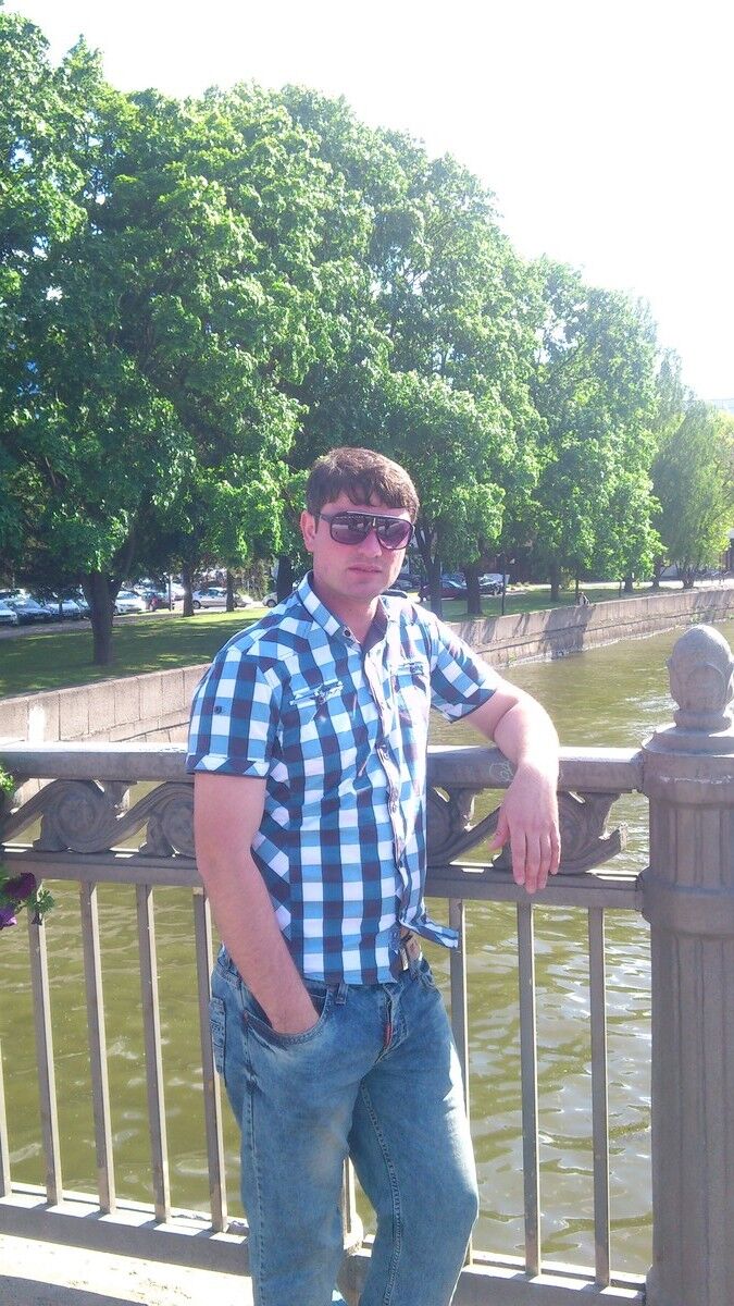  6453136  David, 39 ,    