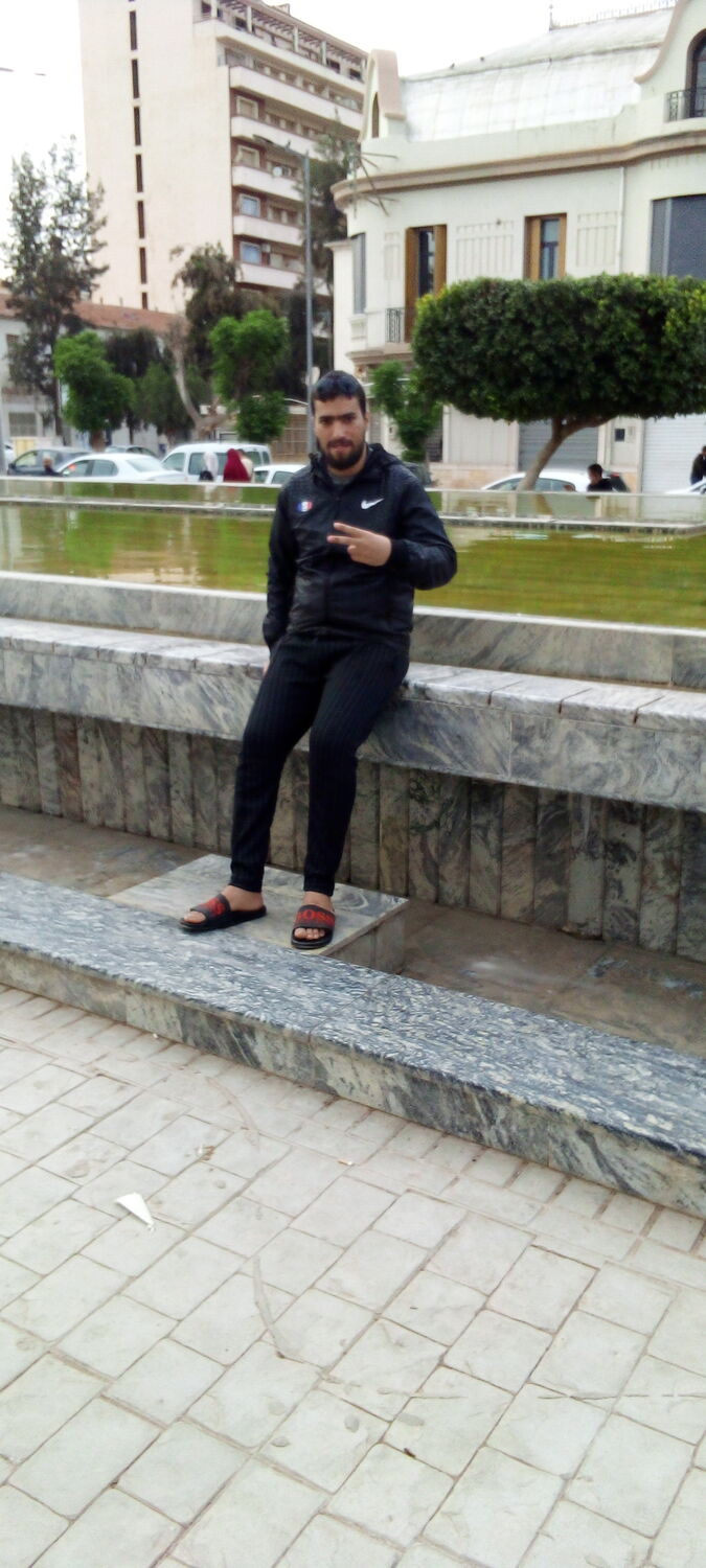  34386596  Touhami akra, 28 ,    