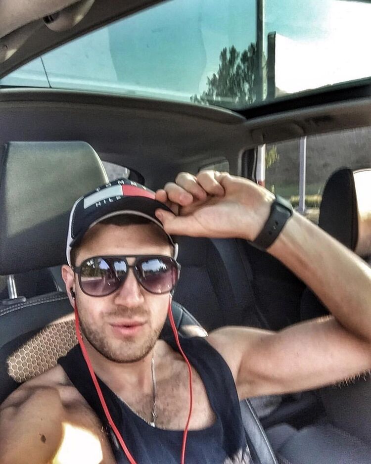  ,   Tony, 34 ,  