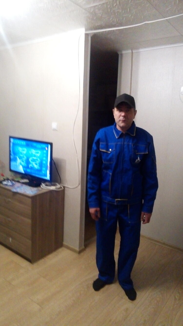  30274726  , 44 ,    