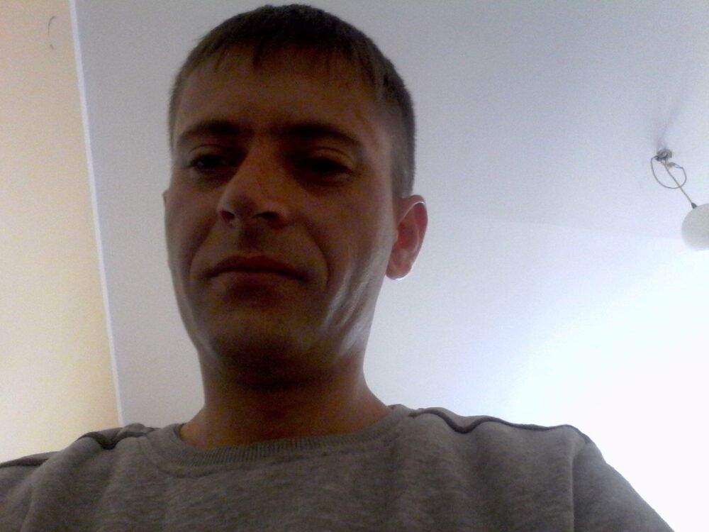  15729696  Iurie, 40 ,    