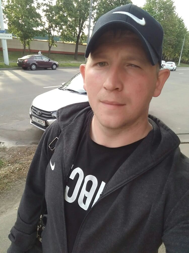  53294946  Denis, 37 ,    