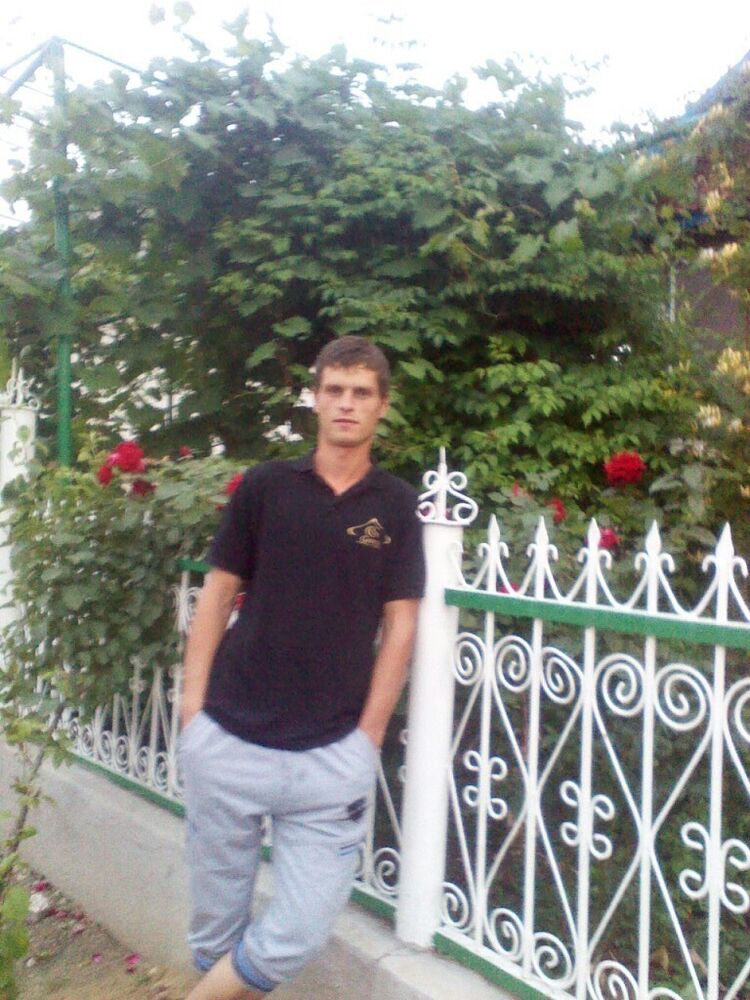  ,   Nicolai, 33 ,   