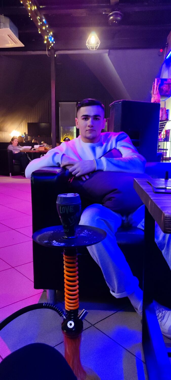  30721216  Ibragim, 21 ,    