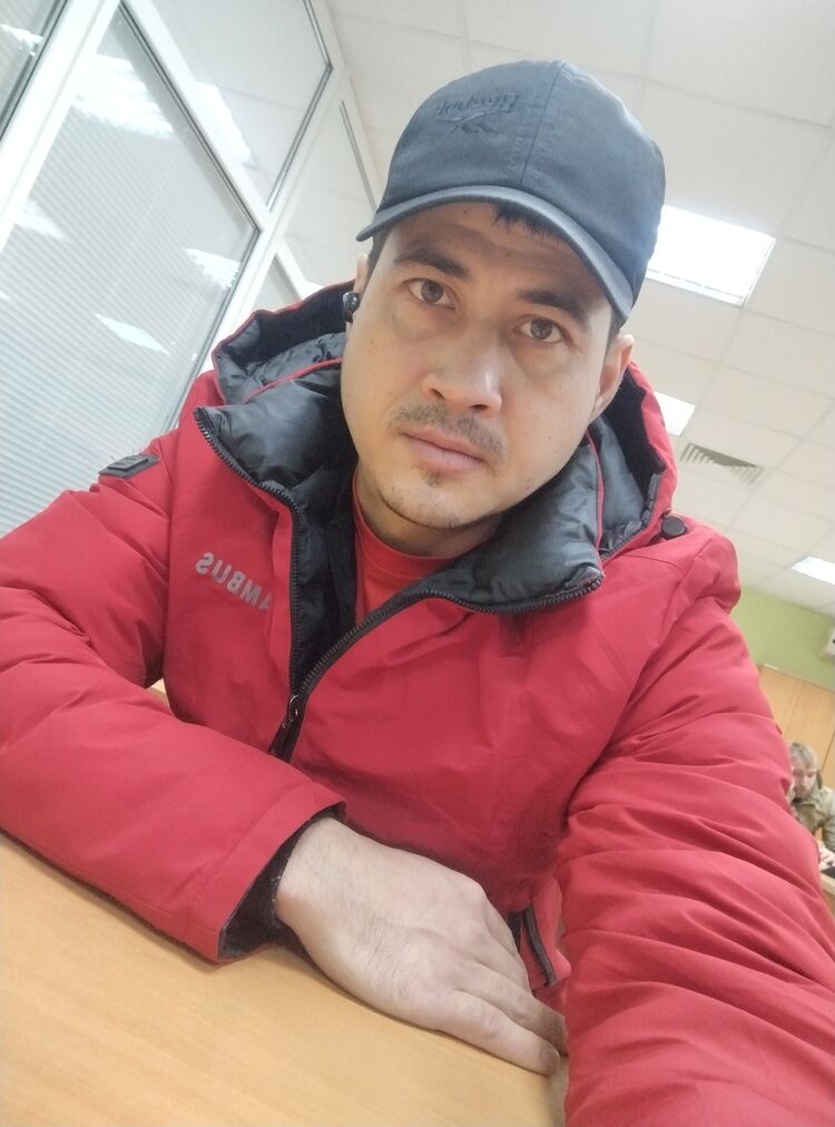  40175146  Rovshen, 32 ,    