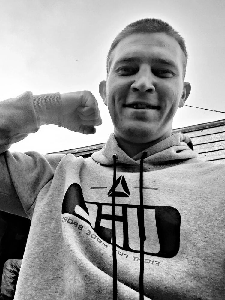  ,   Anton, 27 ,     , c , 