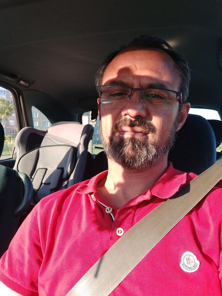  44094976  Ali, 44 ,    