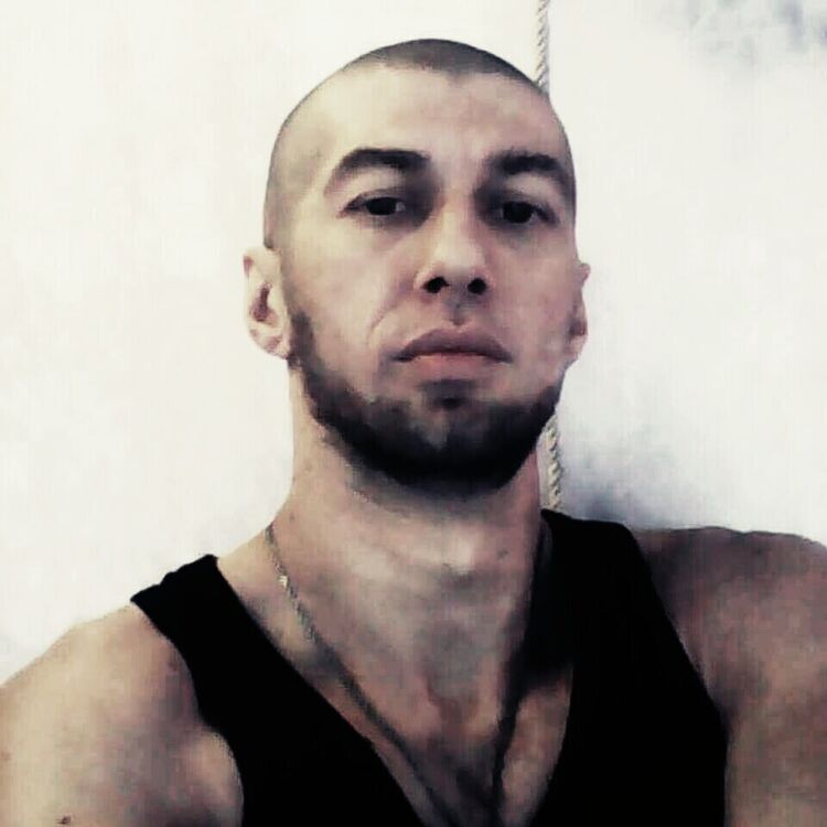  22141666  Taras, 44 ,    
