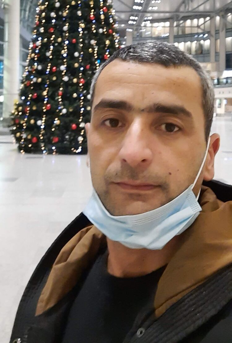  43270446  , 37 ,    