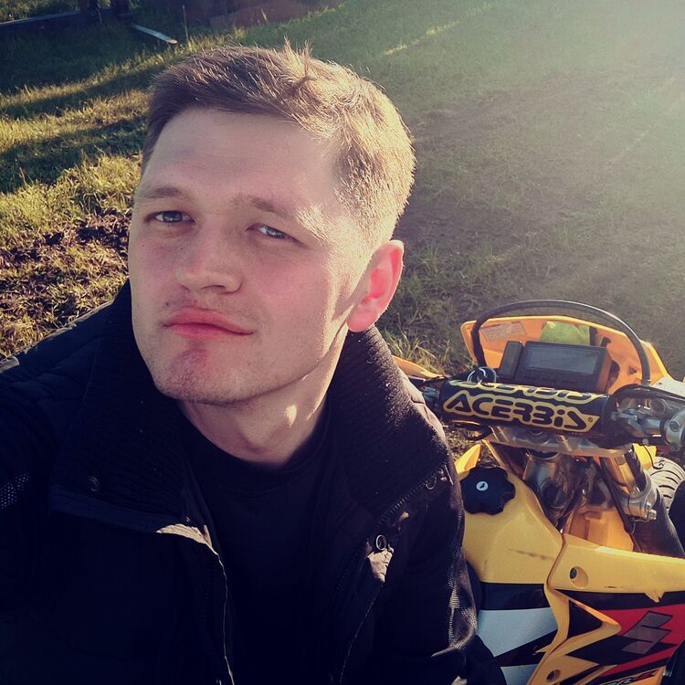  29299406  Artyom, 32 ,    