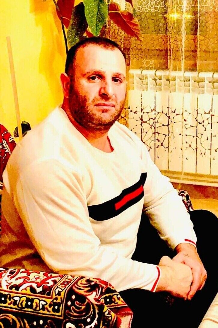  18942916  Armen, 45 ,    