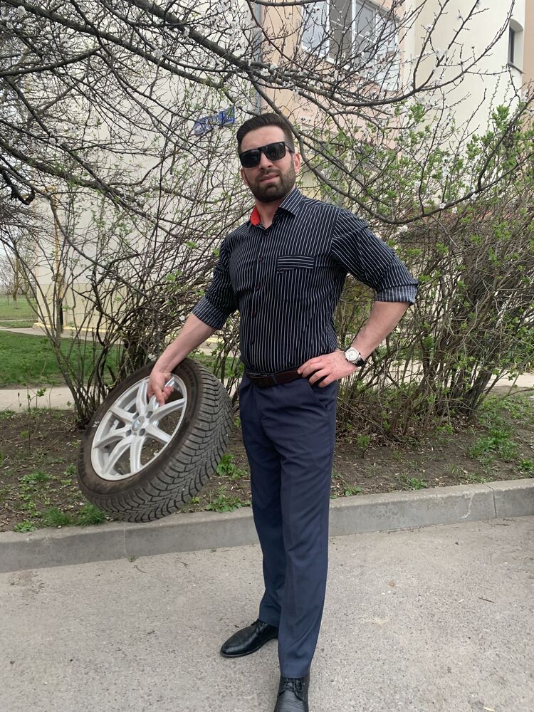  53398666  , 37 ,    --