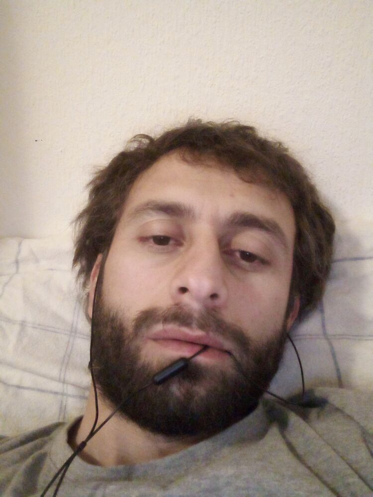  40497266  David, 32 ,    