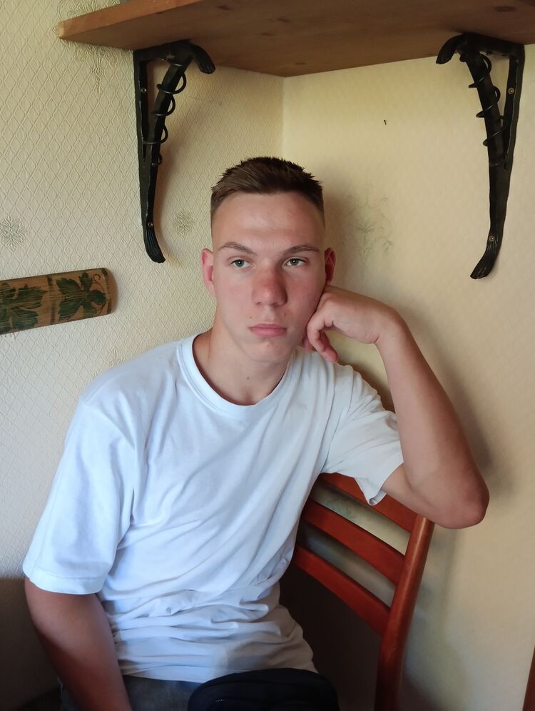  ,   Sasha, 18 ,   ,   , c , 