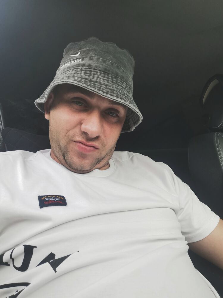 42378466  Ilya, 28 ,    