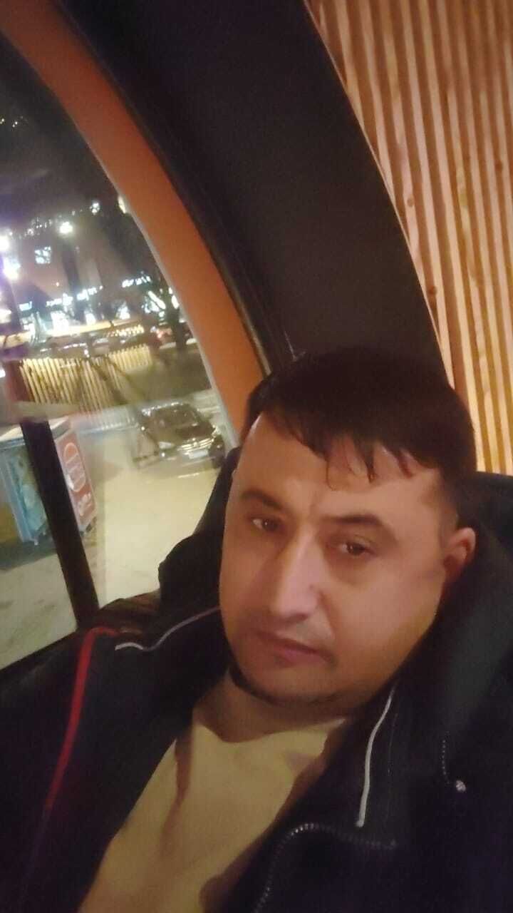  48176886  Huja, 41 ,    