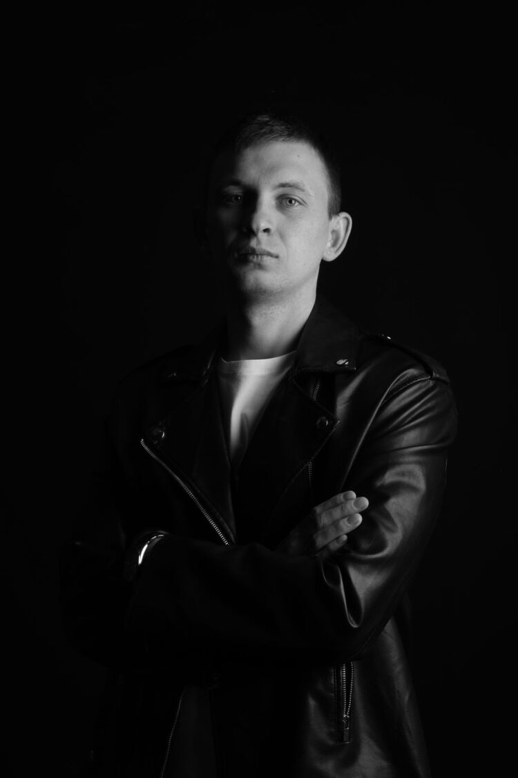  53303686  , 29 ,    --