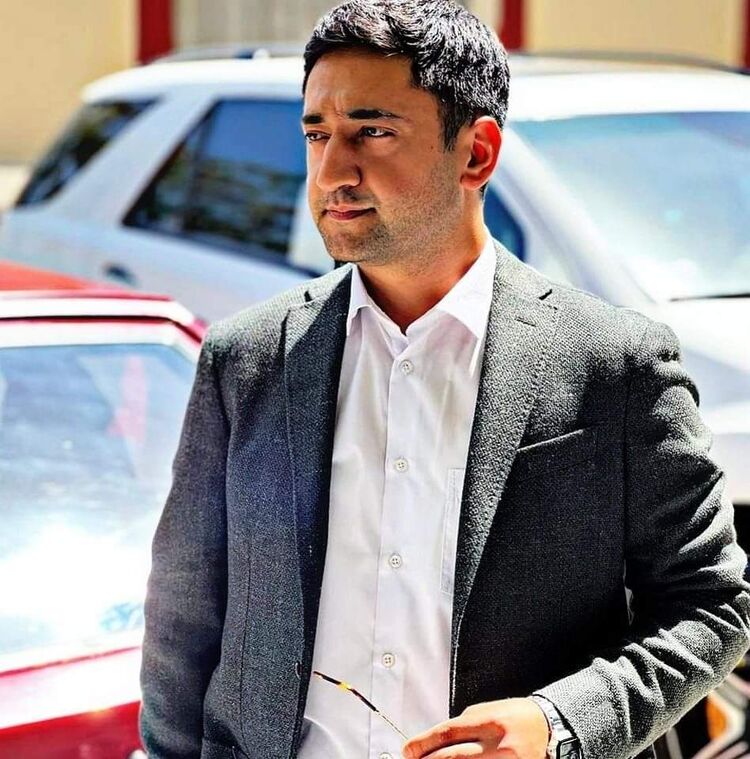  ,   Niko, 33 ,   ,   