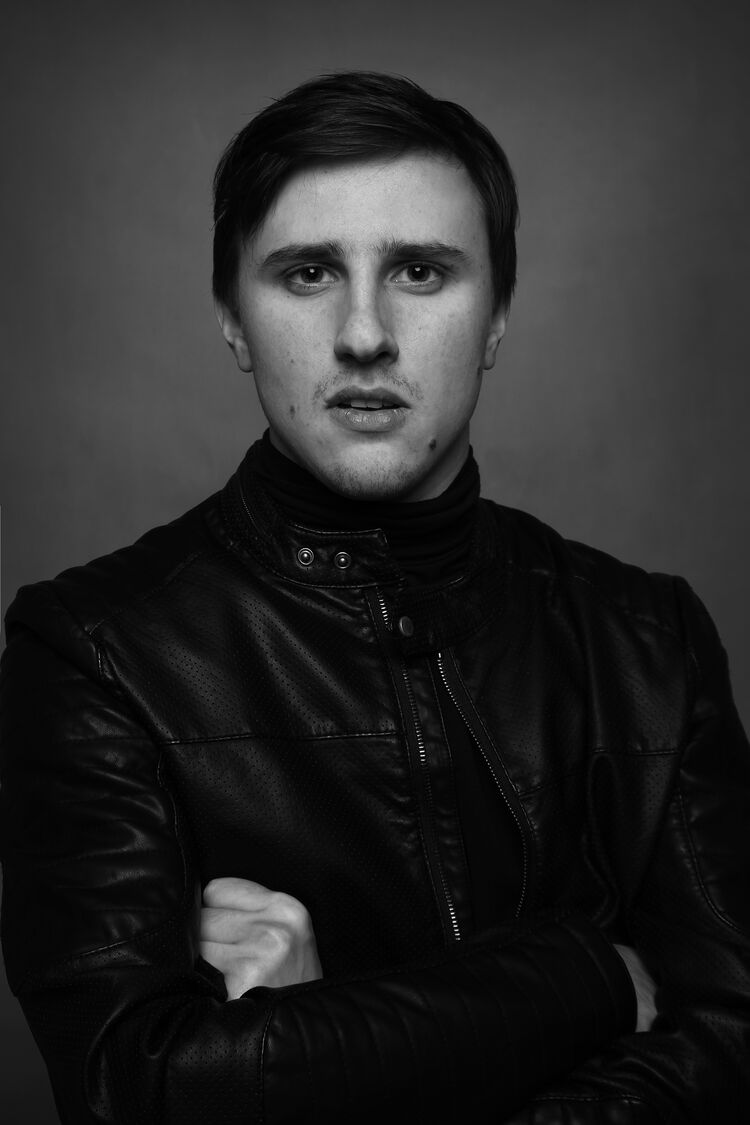  ,   Grisha, 28 ,   ,   