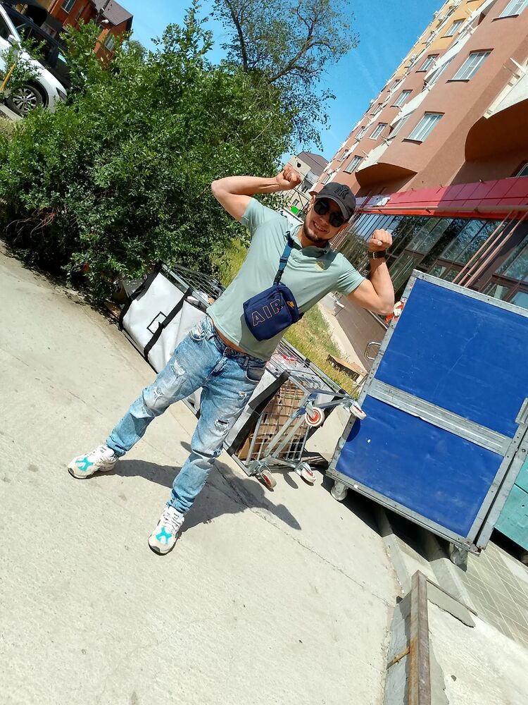  44041486  Ramiz, 24 ,    