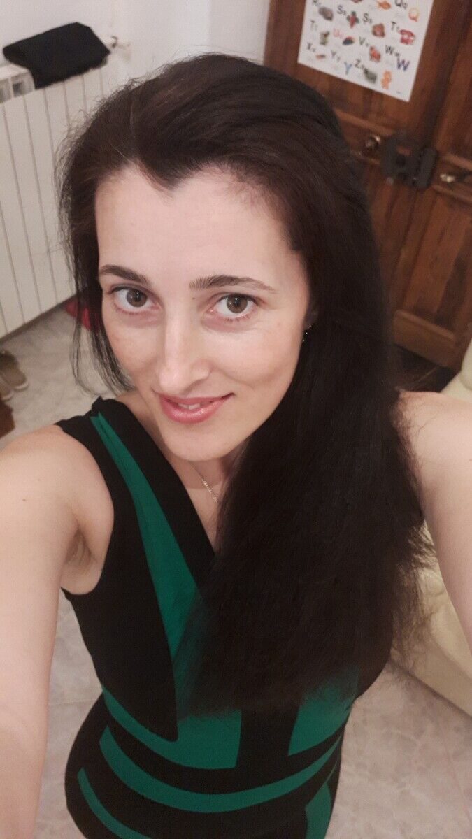  Milan,   Irina, 38 ,   ,   , c 