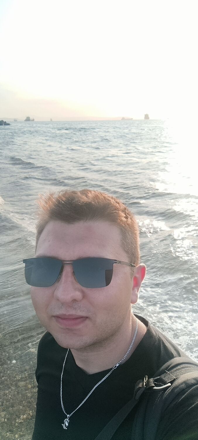  52507066  Konstantin, 25 ,    