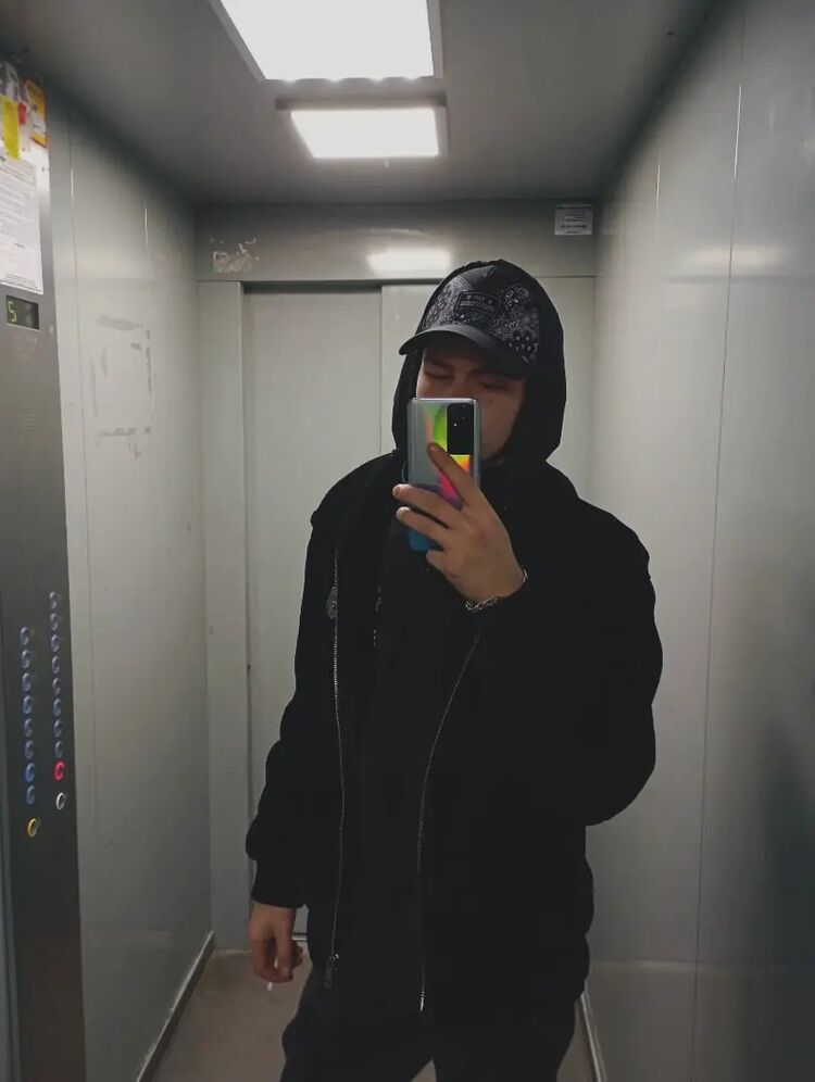  36979316  , 22 ,    