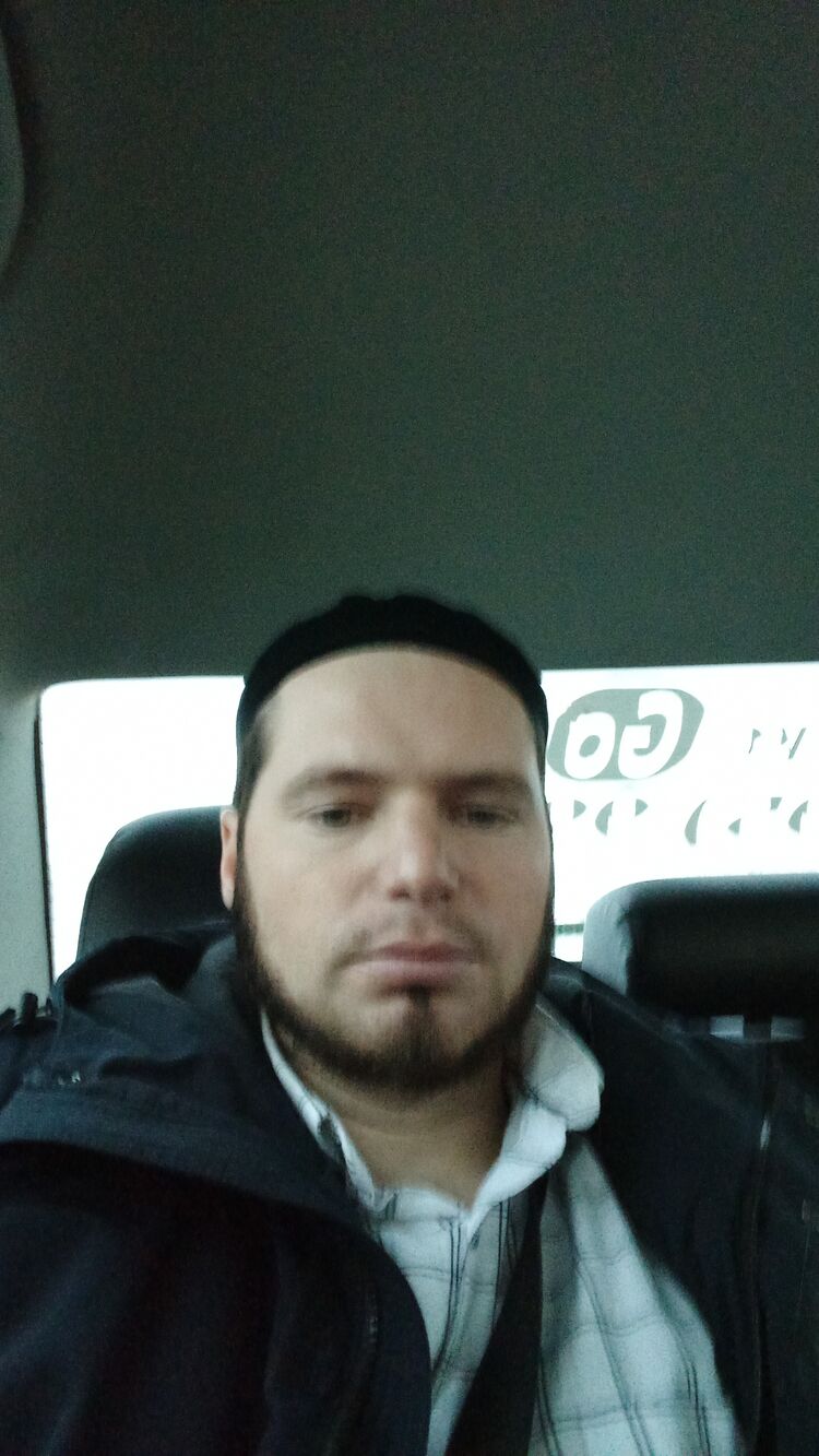 31480786  Umar, 33 ,    