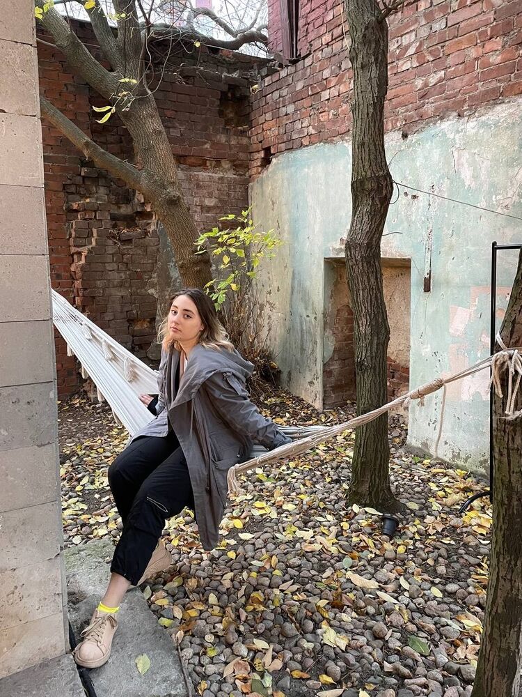  31841146  , 21 ,    -