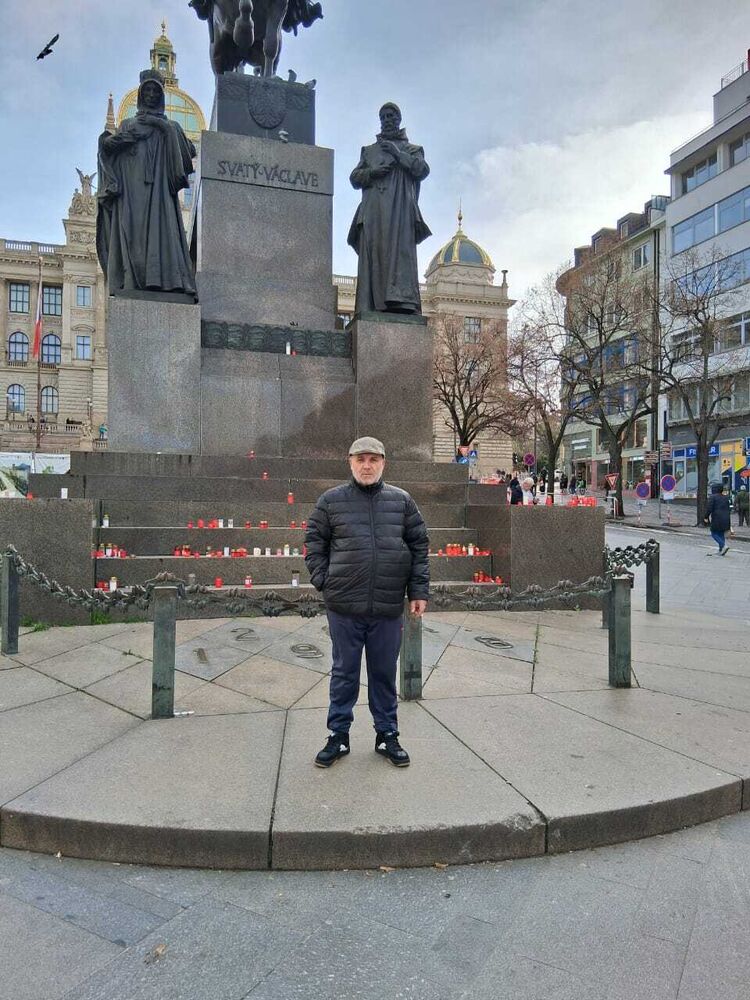  54583796  Koba, 55 ,    