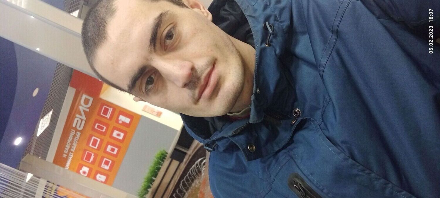  32399666  Ali, 29 ,    