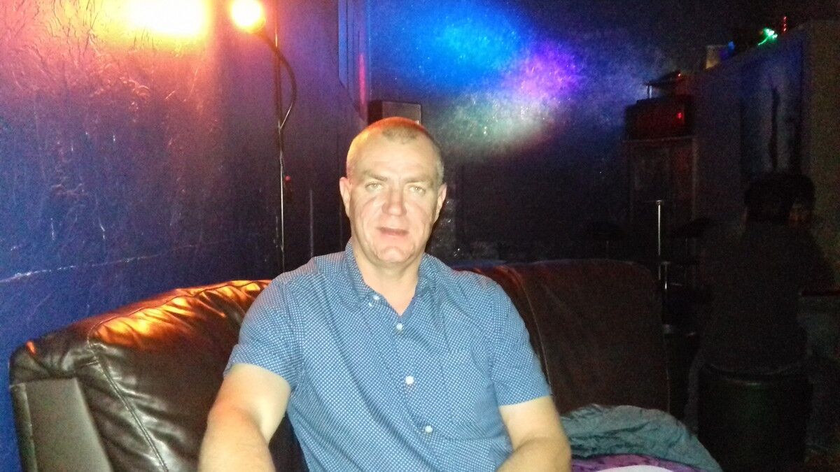 15153996  Maksim, 42 ,    